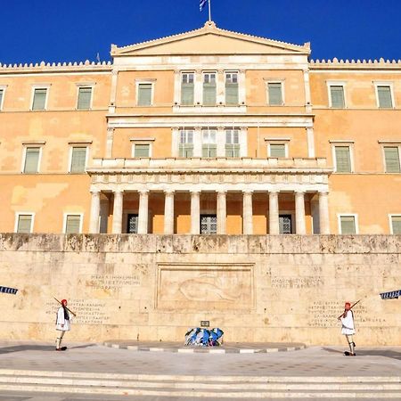 Grand Apartment In Parliament Square Athen Eksteriør billede