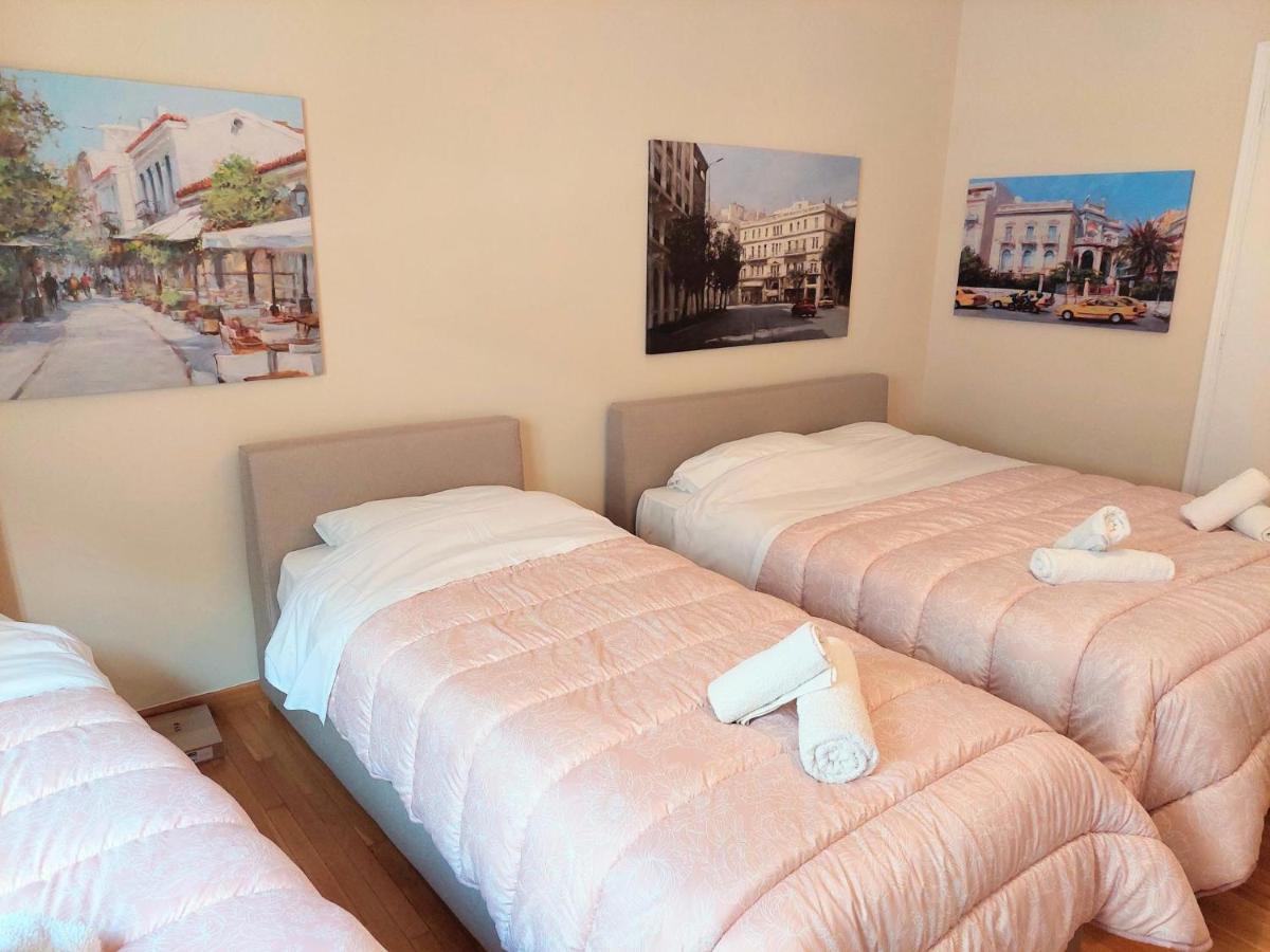 Grand Apartment In Parliament Square Athen Eksteriør billede